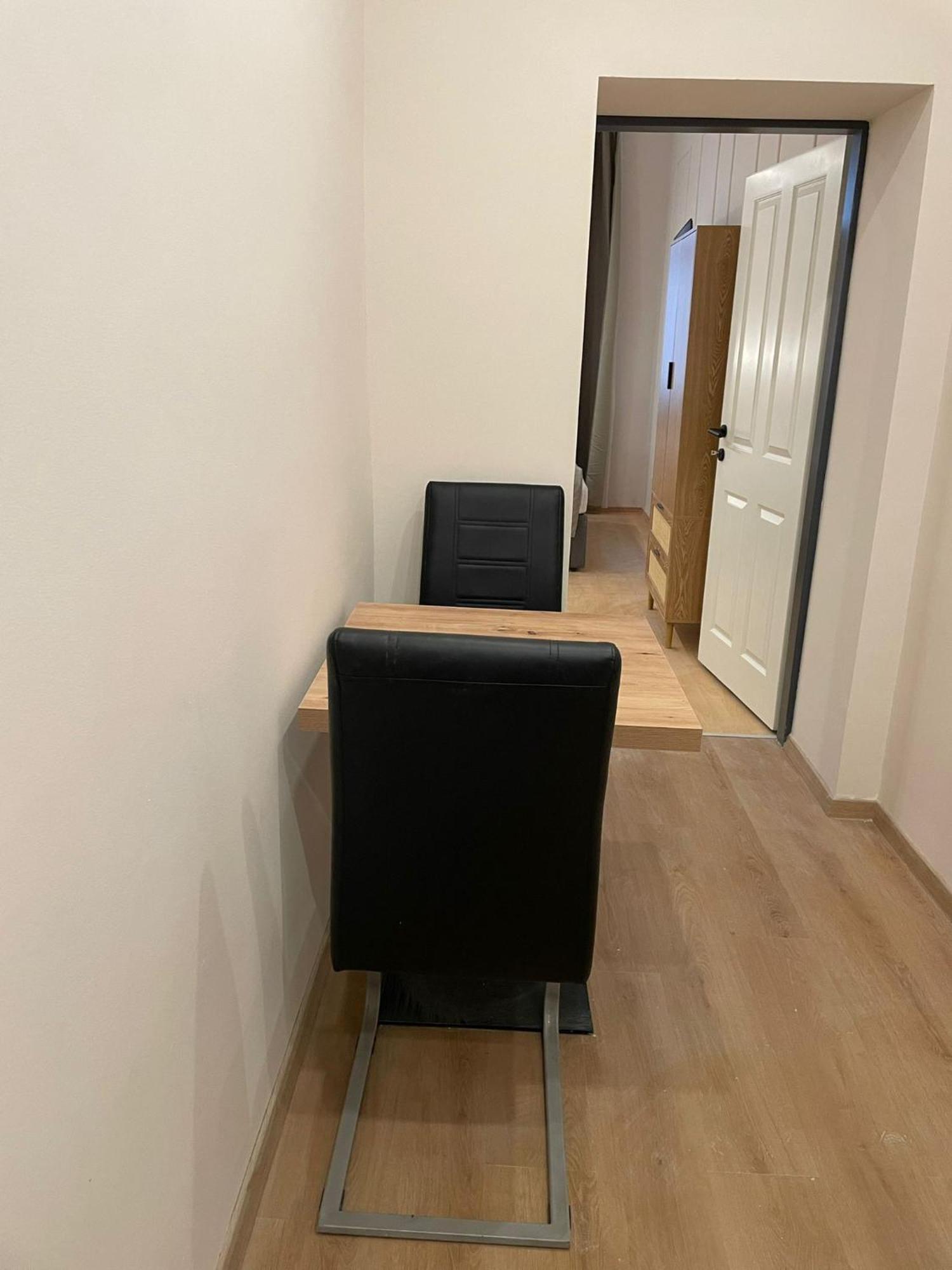 Tranquil 1br Near The Heart Of Apartment